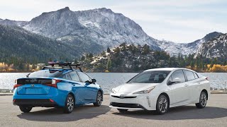 2022 Toyota Prius vs 2022 Honda Insight [upl. by Tabbitha]