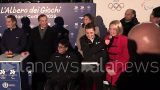 Milano  Cortina 2026 si accende lalbero di Natale in piazza Duomo 100mila luci [upl. by Haet587]