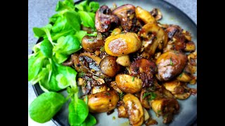 Gebratene Champignons mit Zwiebeln und KnoblauchWie man Pilze richtig und lecker anbraten kann [upl. by Hsevahb]