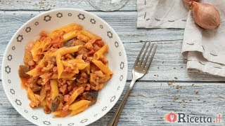 Pasta al sugo di funghi e pancetta  Ricettait [upl. by Latsyk]