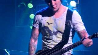 Avenged Sevenfold  Syns Solo Live [upl. by Atikir941]