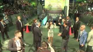 TORTUGAS NINJA  Megan Fox en la Green Carpet en México [upl. by Aeduj986]