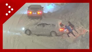 Nevicata molto abbondante a Madonna di Campiglio auto bloccate nella neve [upl. by Thgirw294]