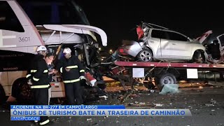 Motorista de ônibus de turismo morre após bater na traseira de caminhão [upl. by Saval]