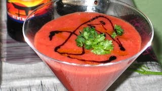 Gaspacho de fraise et tomate [upl. by Anaylil]