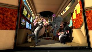 MADAGASCAR 3  Los Fugitivos  Clip Persecución [upl. by Nnyrb]