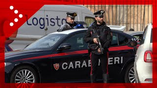 Roma posti di blocco dei carabinieri potenziati sulle strade della capitale per Pasqua [upl. by Yaner]