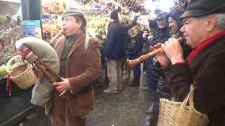 Zampognari a Roma Piazza Navona  Natale tra Presepi e Befana [upl. by Ellennoj]