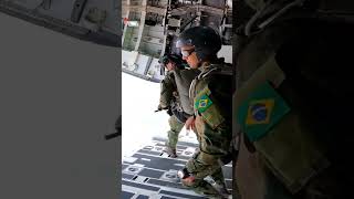 Salto livre Comandos Anfíbios Operações Especiais cfn fuzileirosnavais comandosanfibios militar [upl. by Timoteo]