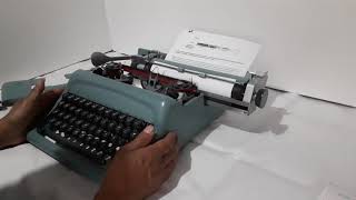 Maquina de escribir OLIVETTI STUDIO 44 [upl. by Trebliw]