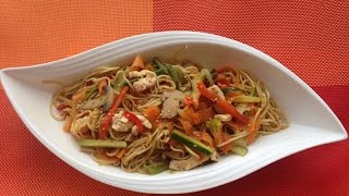 Recette facile  Wok poulet nouille légume  WORLDS EASIEST DINNER  VIDEO RECIPE [upl. by Nnylcaj479]