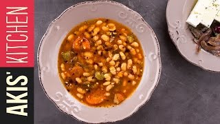 Greek White Bean Soup  Fasolada  Akis Petretzikis [upl. by Ybbor]