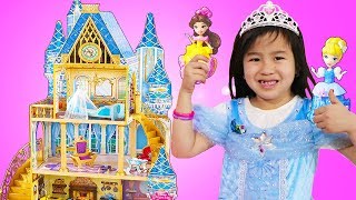 Jannie Juega Casa de Muñecas de Princesas Disney  Cinderella Doll House [upl. by Dorolice]