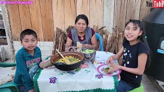 Con blanquillos de mis gallinas criollas y nopales preparo una deliciosa comida para mi familia 👪 [upl. by Adnael441]