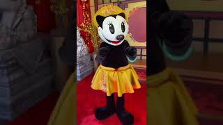 Ortensia the cat making her first US debut meeting at dca for LNY lunarnewyear ortensia disney [upl. by Alehs]