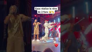 Gazo réalise le rêve de 2 fans sur scène 🤩👏 gazo bsb lamala rapfrancais rapfr [upl. by Ariem]