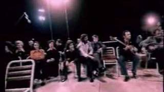 Farantouri Theodorakis  To gelasto pedi 1974 [upl. by Ylrebnik909]