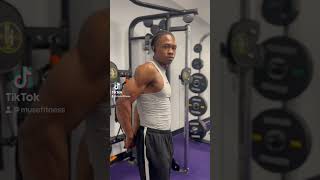 How many days a week do you train fyp gym fitnessmotivation subscribe aesthetic foryoupage [upl. by Naj444]