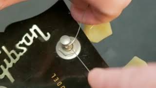 How to lock a guitar string without locking tuners [upl. by Neela]