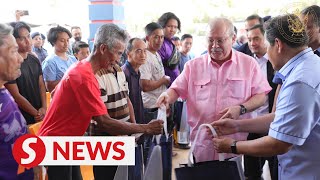 Supply of necessities for flood victims must be sufficient at relief centres says Johor Ruler [upl. by Edrick]