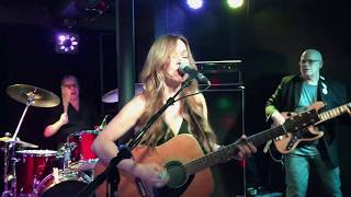 Taylor James amp Pacheena Performs Ramble On Live cover [upl. by Karyn]