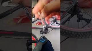 tutorial de como parchar una cámara de bicicleta sin parches [upl. by Anirdnajela]