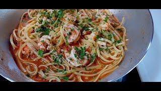 Linguine con Gamberi e pachino con crema di prezzemolo e pomodorini linguine [upl. by Arded239]