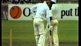 Classic fast bowling  Joel Garner v Greg Chappell at MCG December 1979 [upl. by Stetson]