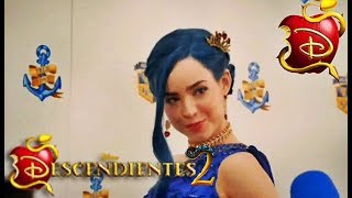 Descendientes 2 I Escena De Las Fotografias A Evie Latino [upl. by Shelton796]