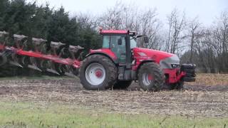 McCormick ZTX 260 Ploughing with a Kuhn VariMaster 152 [upl. by Enalda]