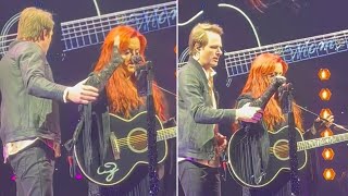 Wynonna Judd Nearly Passes Out During Show “I’m Really Dizzy” [upl. by Werbel197]