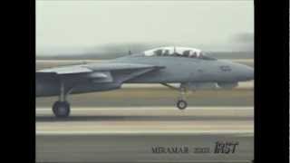 【MCAS Miramar】VF101 quotGunfighter 100quot F14B Tomcat Demo at Miramar 2002 [upl. by Nelubez487]