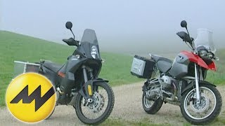 Vergleich BMW R 1200 GS vs KTM 990 Adventure Das BikeDuell Deutschland vs Österreich [upl. by Tamer]