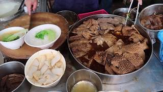 Abomasum beef tripe 牛沙瓜頭 撈麵 牛湯 stomach chamber 4 新鮮牛雜 Reed tripe 牛大腸 牛粉腸 牛肚 Ox tripe 金錢肚 元朗學記麵家 總本店 [upl. by Norrab]