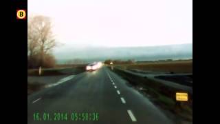 Dashcam legt ongeluk met kraanwagen Werkendam vast beeld CN Vreeken [upl. by Jeannine]