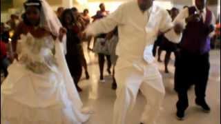 BEST WEDDING WOBBLE LINE DANCE BRIDE GROOM WEDDING GUEST [upl. by Dawna]