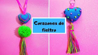 LLAVERO DE FIELTRO Y COLGANTE DE CORAZÓN CON POMPONES  LLAVEROS DE MODA [upl. by Adaven952]