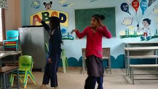 raata lambiya dance by nidhi amp Himani [upl. by Annairt]