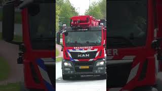 Hoogwerker Brandweer Arnhemzuid 073751 met spoed naar een flatbrand sirenfirefighteremergency [upl. by Egan]