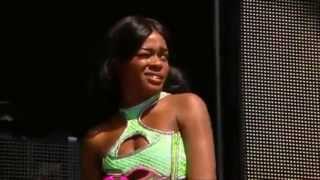 Azealia Banks  YUNG RAPUNXEL Live at Glastonbury [upl. by Yelyac149]