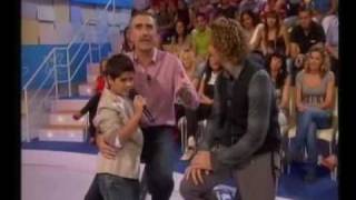 David Bisbal y Abraham Mateo 11 años cantan en Menuda Noche  Esclavo de sus besos  Me Derrumbo [upl. by Nodnol]