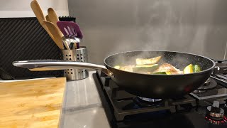 Scoville Neverstick 28cm Wok Product Review 英國好用易潔鑊 [upl. by Xonnel974]