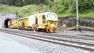 RhB Preda Erster FahrplanZug durch den Albulatunnel II Gleisbaumaschine im Einsatz 12062024 [upl. by Nostrebor]