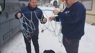 Sneeuwkettingen om doen een kleine cursus [upl. by Shifrah]