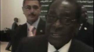 Mugabe calls a journalist a bloody idiot at the African Union Summit in Egypt  1 July 2008VOB [upl. by Dnomsad]