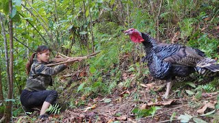 200 days of survival in the wild catching wild boars and being attacked by crocodiles at night [upl. by Peggi]