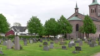 Svelvik kirke [upl. by Assirroc585]