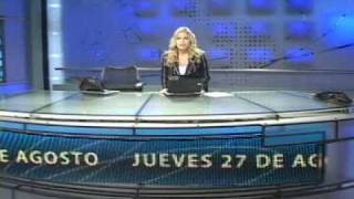 Soledad Onetto conductora del noticiero central de Canal 13 [upl. by Lleuqar]