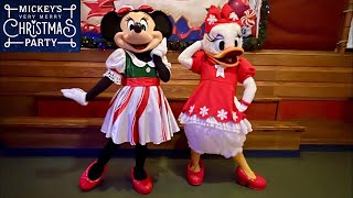 We Meet Minnie and Daisy in their Holiday Costumes at Mickeys Very Merry Christmas Party 2023 [upl. by Czarra]