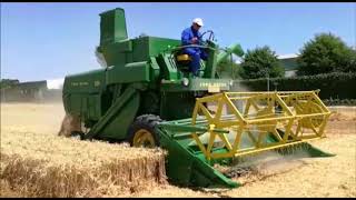 Cosechadora John Deere 330 cosecha trigo 2017 [upl. by Wanda308]